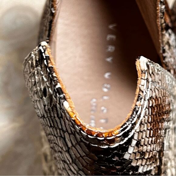 Very Volatile LA Faux python  Booties 8.5 - Picture 12 of 16
